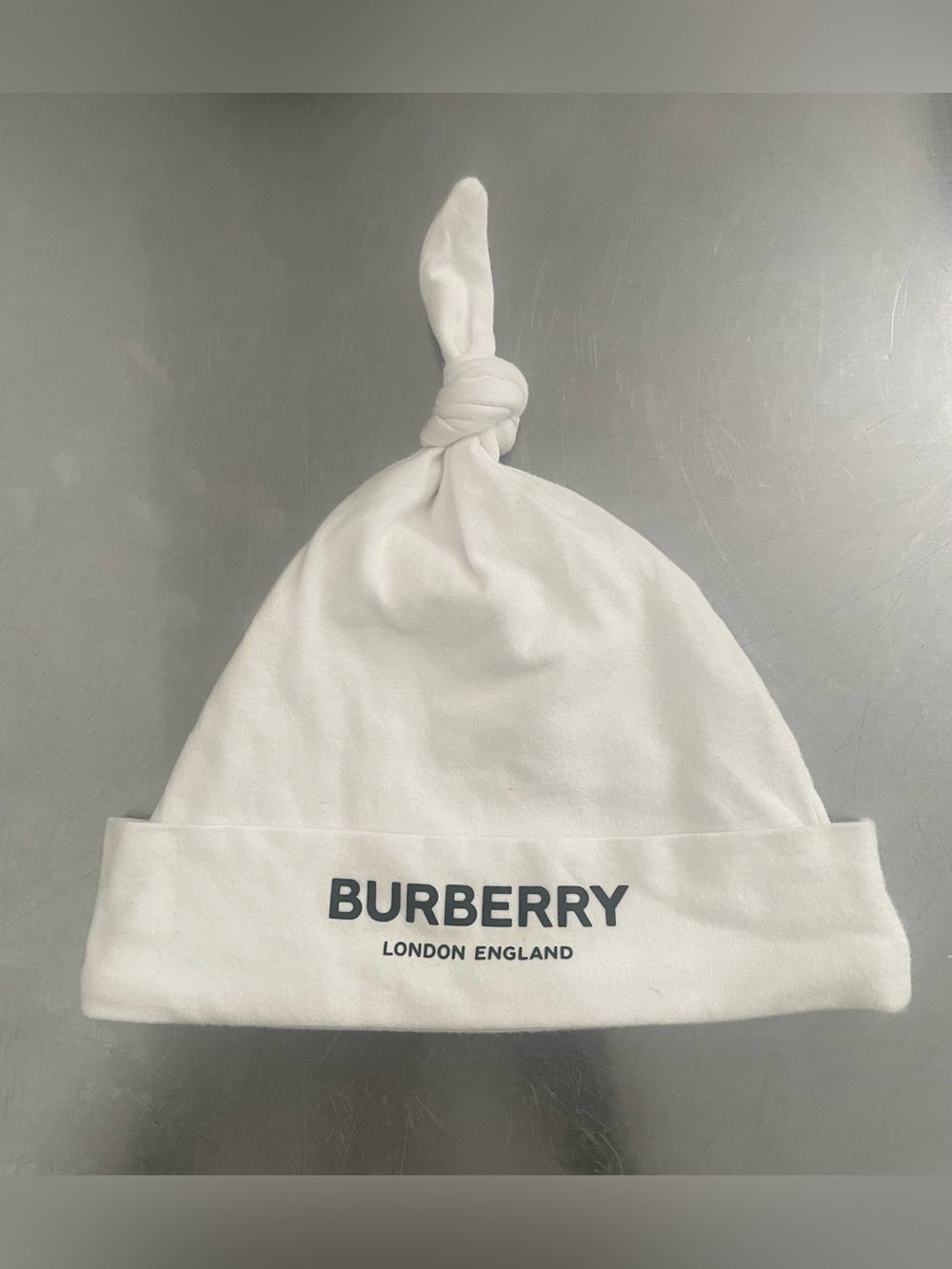 BURBERRY White Unisex Baby / Toddler Knot Hat With Logo - XXS - Picture 2 of 9